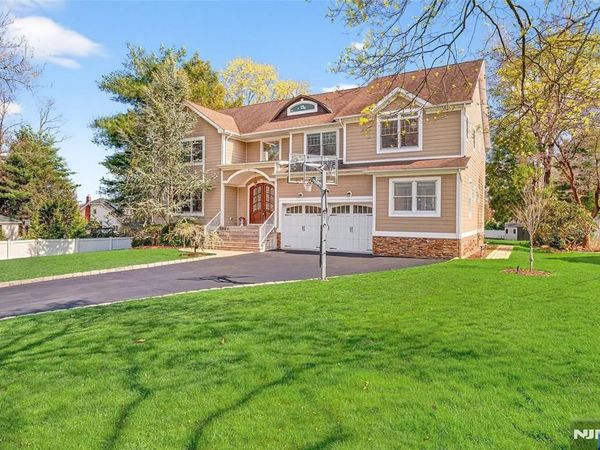 125 E Gramercy Place, GLEN ROCK, NJ 07452