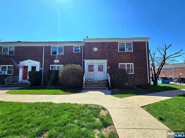 479 Maple Hill Drive 42, Unit 42, HACKENSACK, NJ 07601