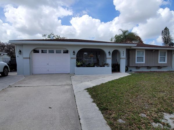 262 NE Floresta Drive, Port St. Lucie, FL 34983