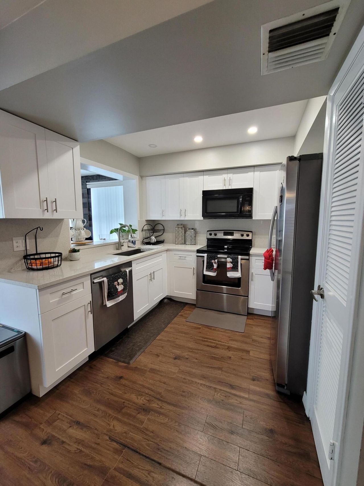 262 NE Floresta Drive, Port Saint Lucie, FL 34983 Photo