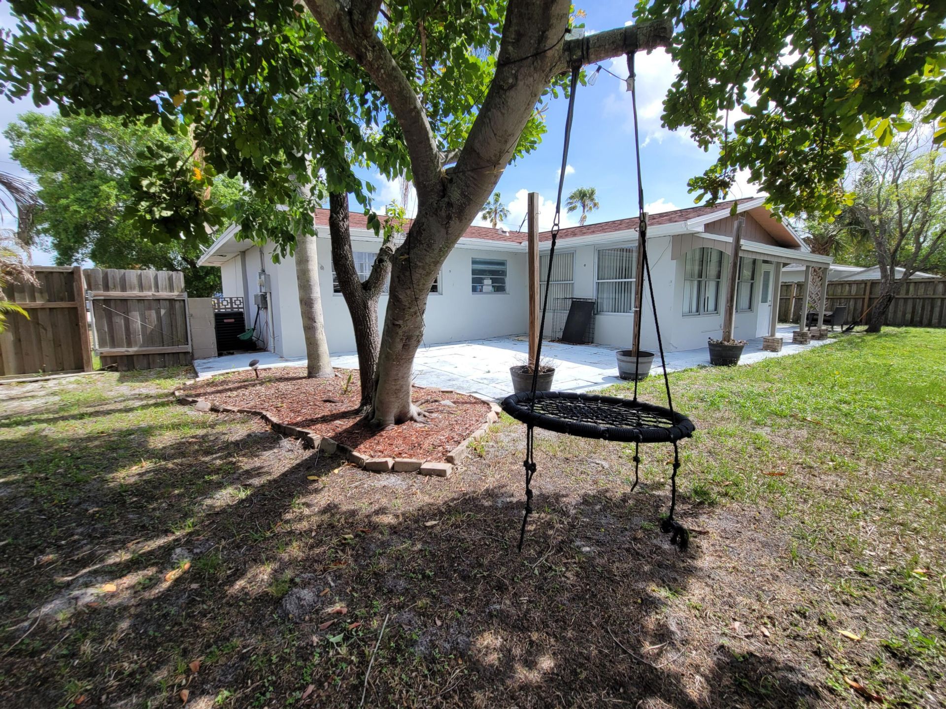 262 NE Floresta Drive, Port Saint Lucie, FL 34983 Photo