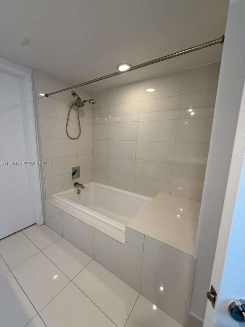 1100 S Miami Ave, Unit 2302, Miami, FL 33130 Photo