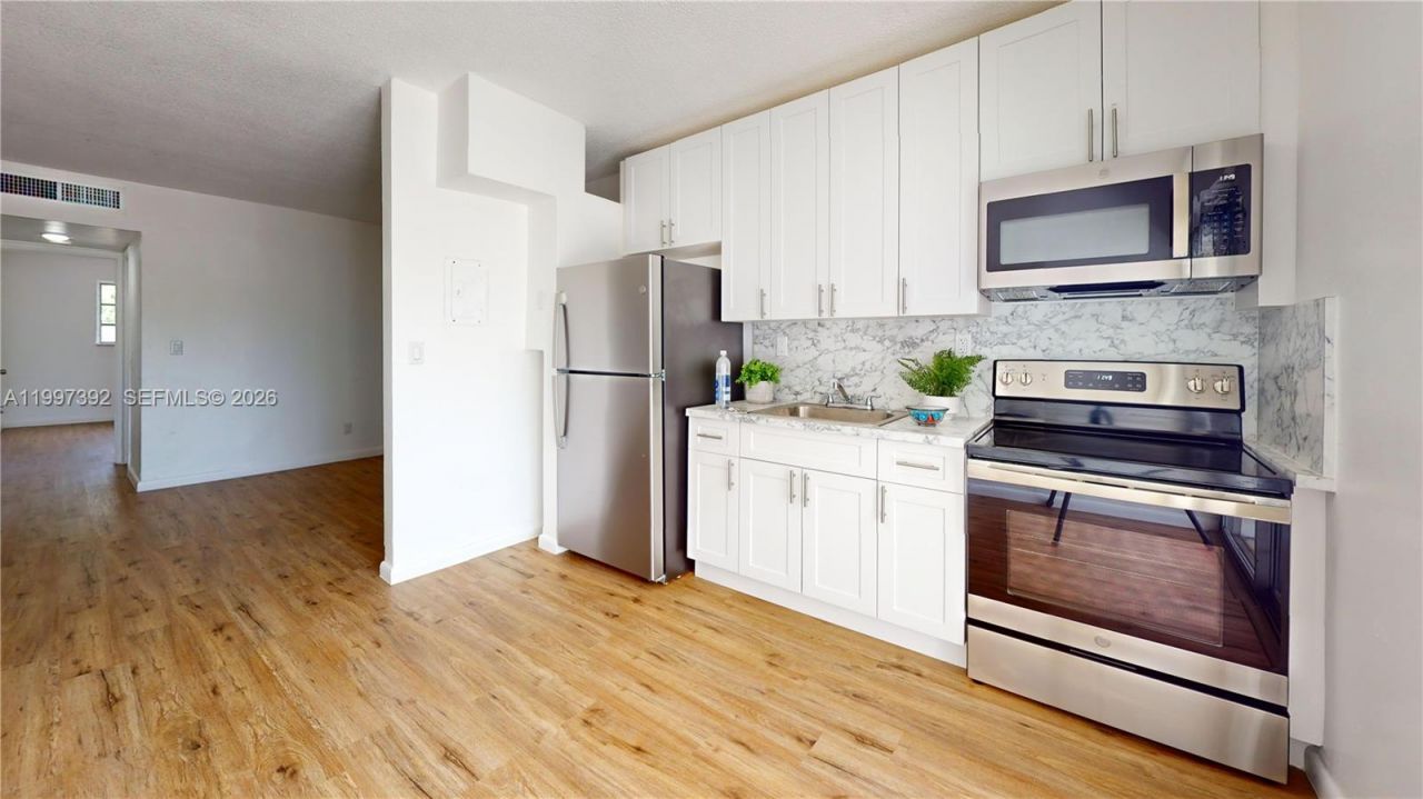 2463 Coral Way, Unit 21, Miami, FL 33145 Photo