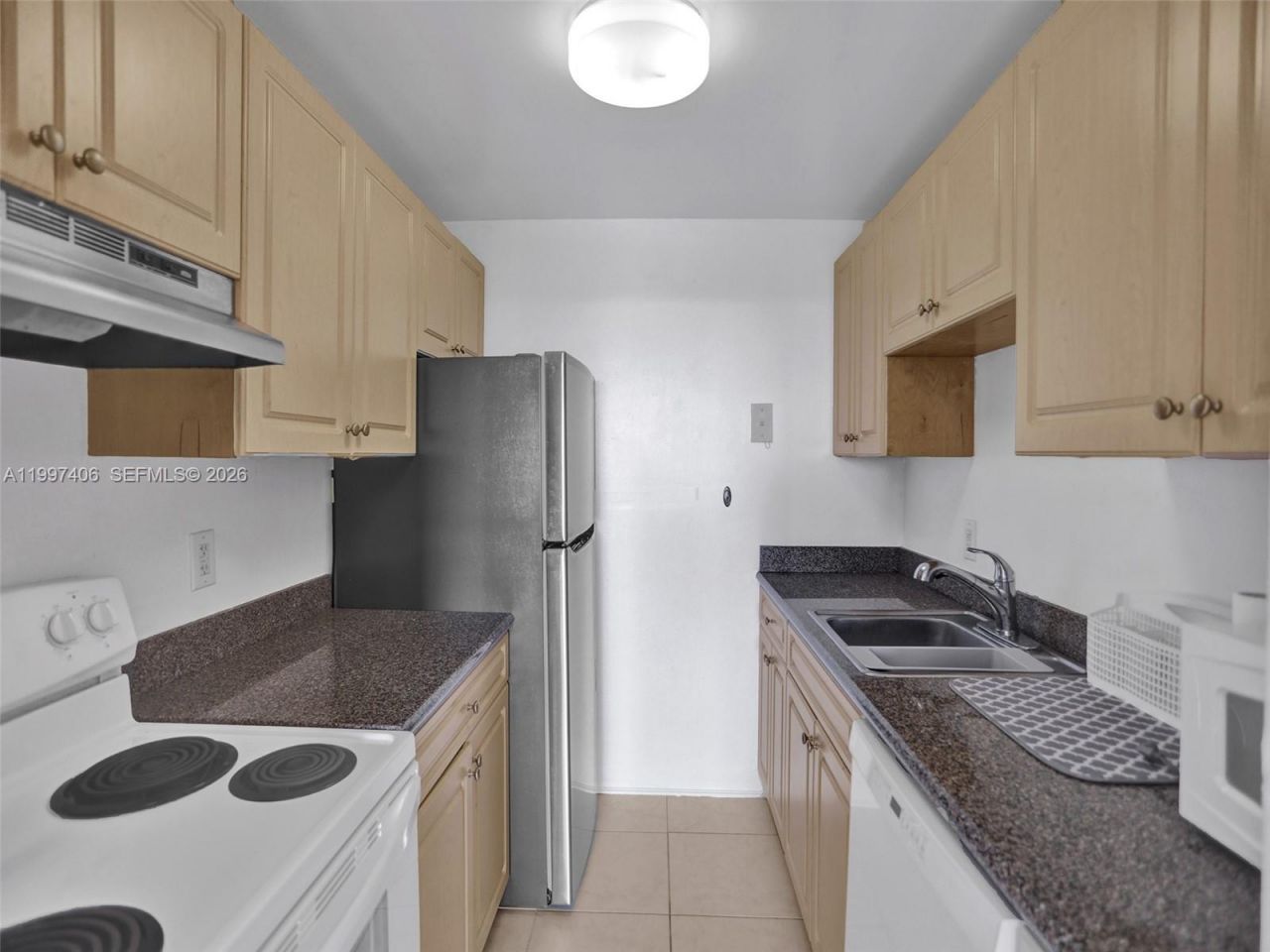 2020 NE 135th St, Unit 906, North Miami, FL 33181 Photo