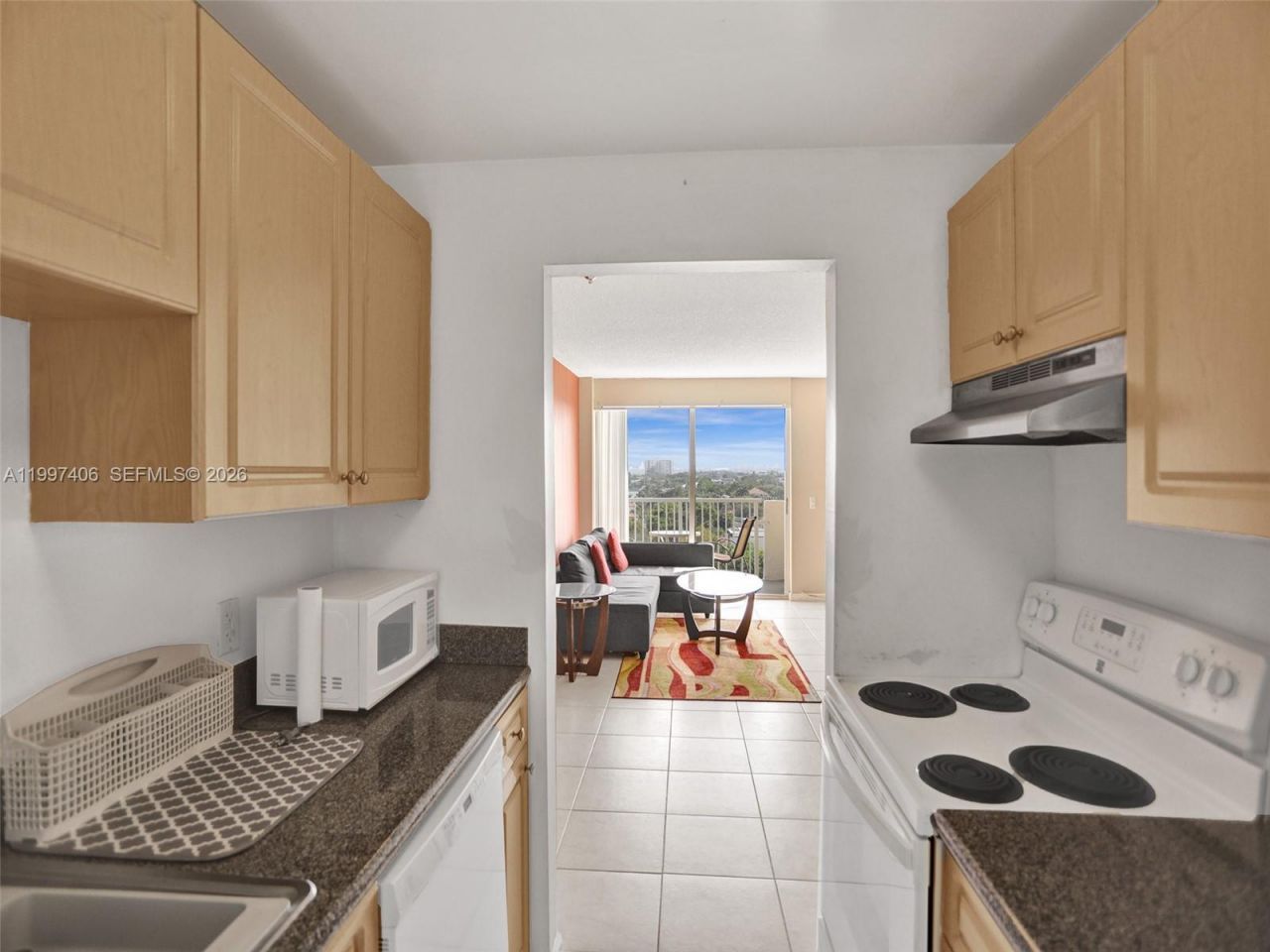 2020 NE 135th St, Unit 906, North Miami, FL 33181 Photo