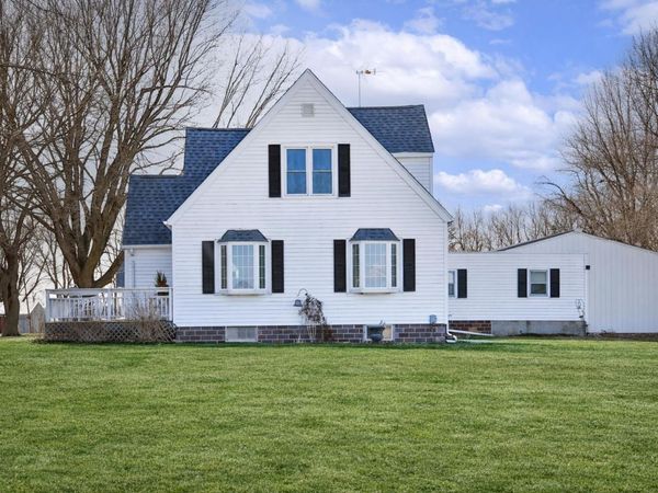 42365 150th Street, Waseca, MN 56093