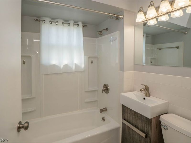 5372 Porter Road , North Olmsted, OH 44070 Photo 15