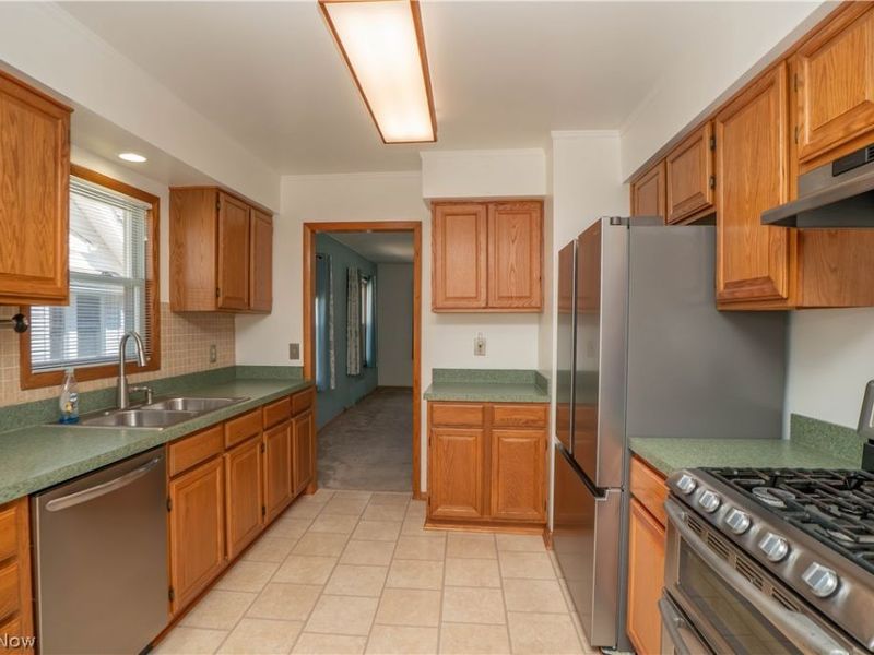 5372 Porter Road , North Olmsted, OH 44070 Photo 6