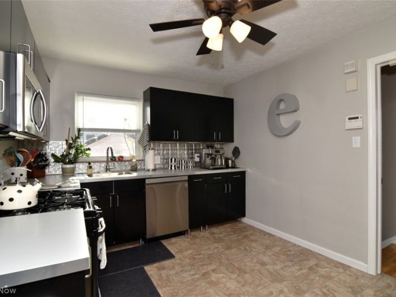 4319 W 56th Street, Cleveland, OH 44144 Photo 5