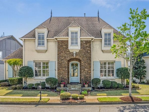 1897 PENSHURST DR, Collierville, TN 38017