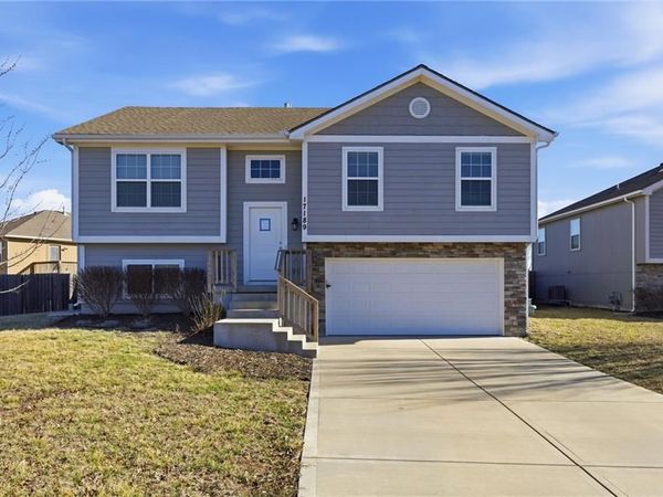 17189 S Pratt Street, Gardner, KS 66030