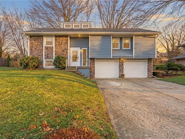 3502 NW Lake Drive, Lee's Summit, MO 64064