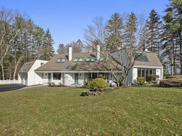 40 Lincoln Cir E, Andover, MA 01810