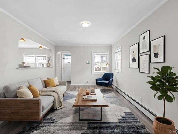 20 Dewitt Street , Valley Stream, NY 11580