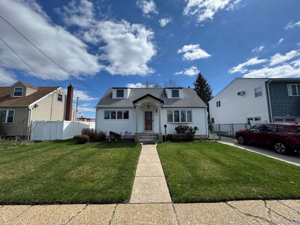 2152 Erma Drive, East Meadow, NY 11554