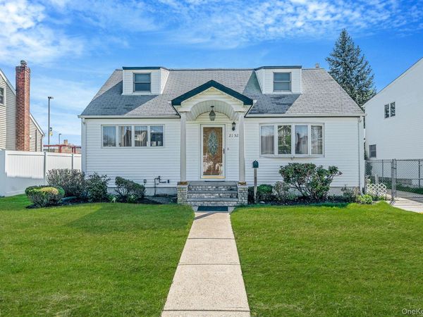 2152 Erma Drive, East Meadow, NY 11554