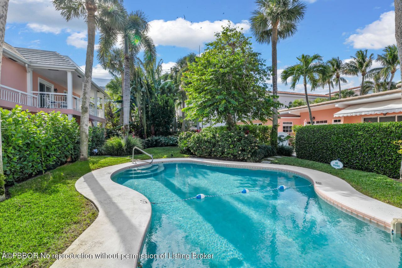 134 Peruvian Avenue, Unit H104, Palm Beach, FL 33480 Photo