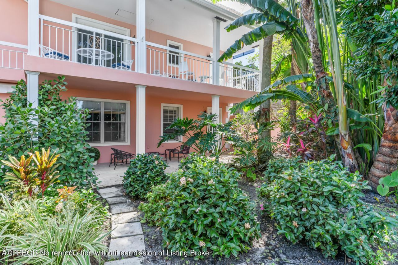 134 Peruvian Avenue, Unit H104, Palm Beach, FL 33480 Photo