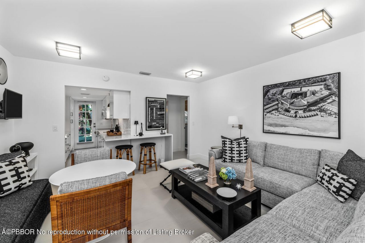 134 Peruvian Avenue, Unit H104, Palm Beach, FL 33480 Photo