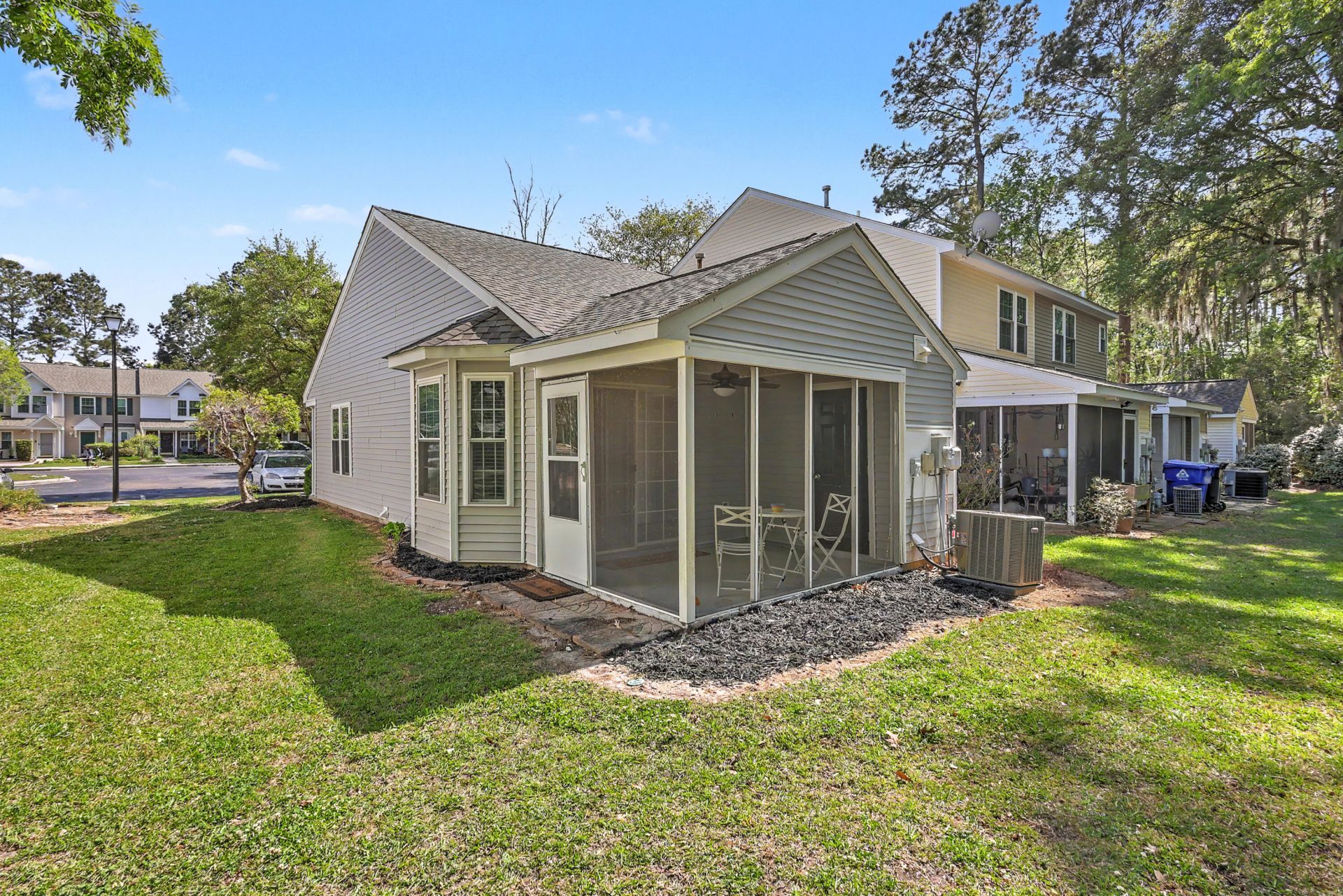 8059 Shadow Oak Drive Photo 15