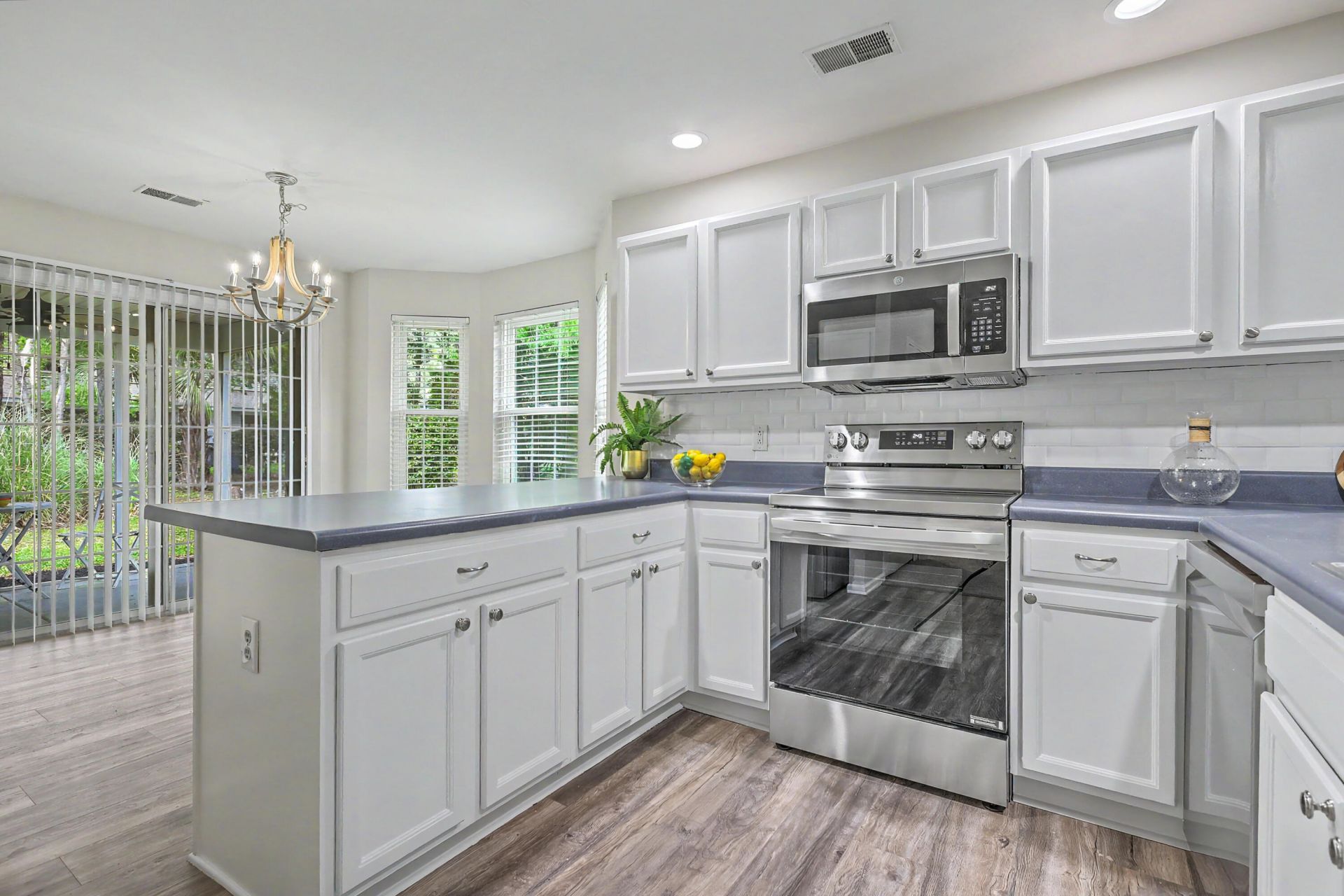 8059 Shadow Oak Drive Photo 4