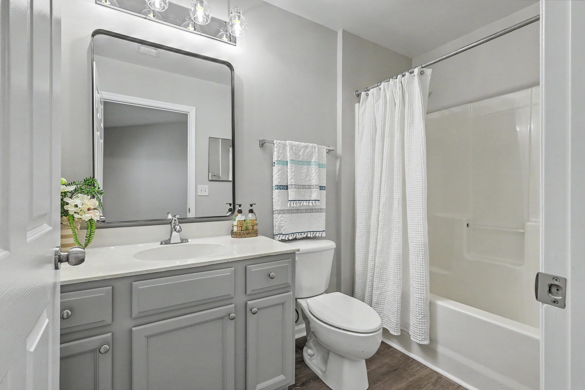 8059 Shadow Oak Drive Photo 8