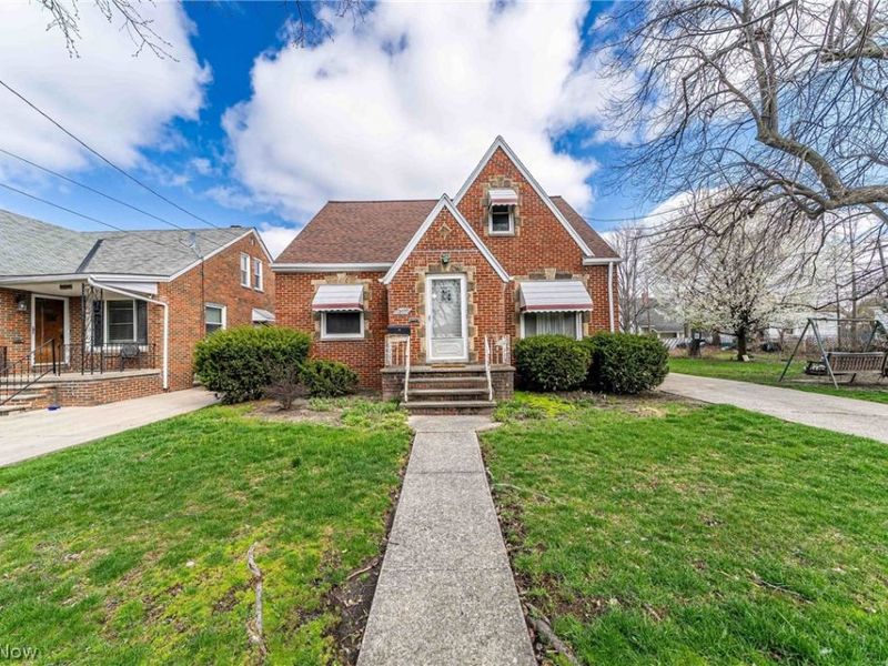 19605 Kewanee Avenue, Cleveland, OH 44119 Photo 1