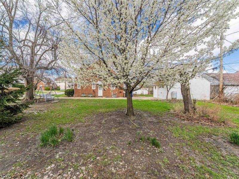 19605 Kewanee Avenue, Cleveland, OH 44119 Photo 34