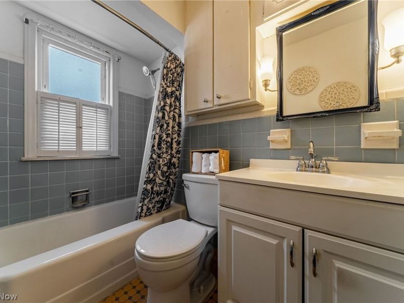 19605 Kewanee Avenue, Cleveland, OH 44119 Photo 8