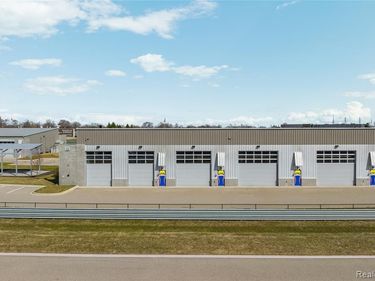 135 Speed Way , Pontiac, MI 48341