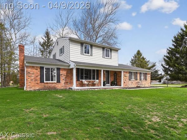 1877 Hopkins Drive, Wixom, MI 48393