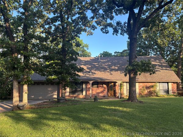 2920 Ridge Court, Bartlesville, OK 74006