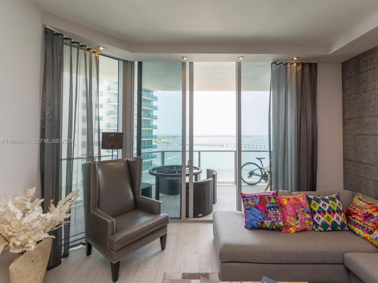 1300 Brickell Bay Dr, Unit 3804, Miami, FL 33131 Photo