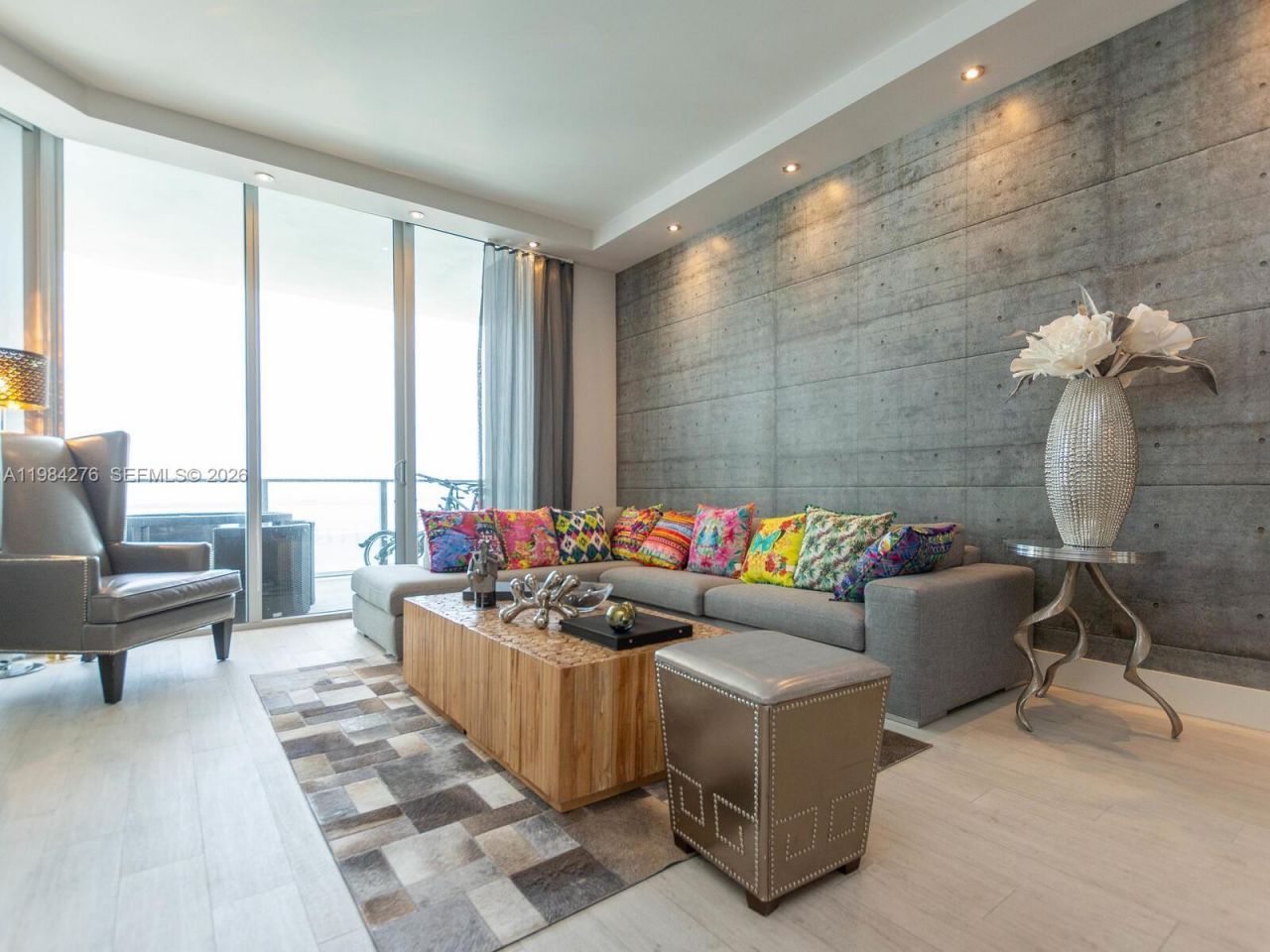 1300 Brickell Bay Dr, Unit 3804, Miami, FL 33131 Photo