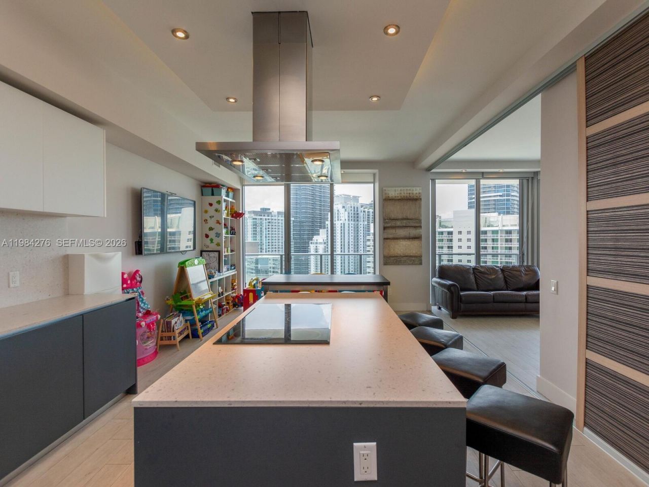 1300 Brickell Bay Dr, Unit 3804, Miami, FL 33131 Photo