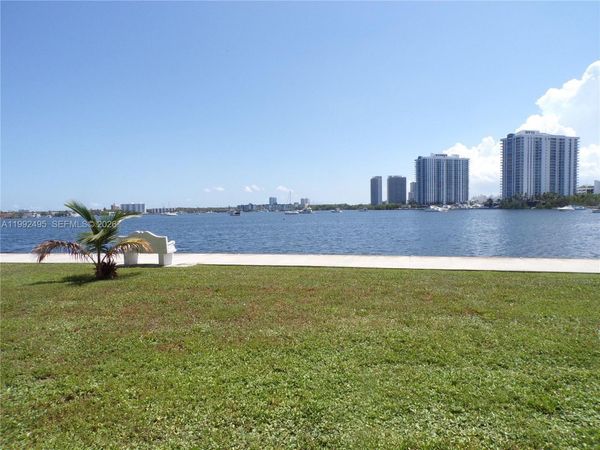 2920 Point East Dr , Unit N111, Aventura, FL 33160