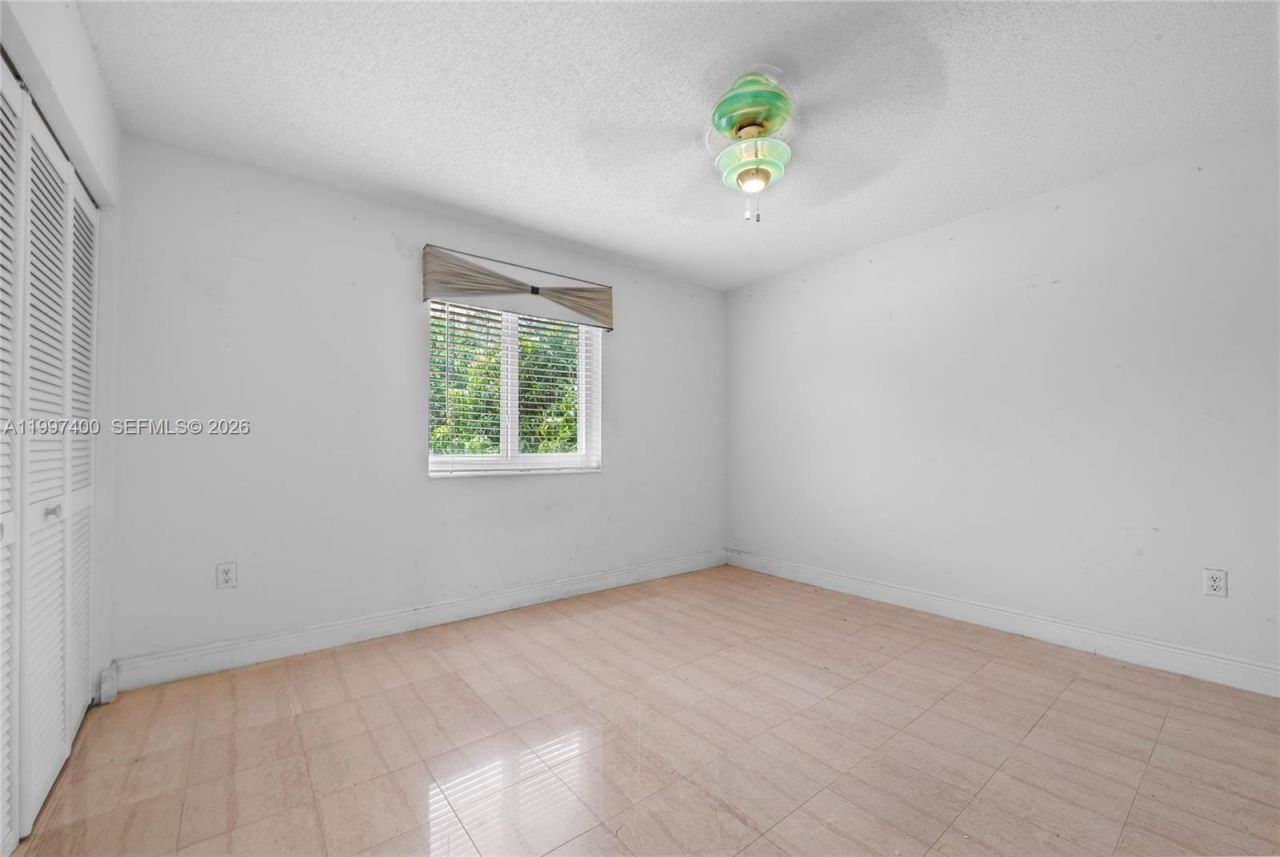 8724 NW 189th Ter, Hialeah, FL 33018 Photo