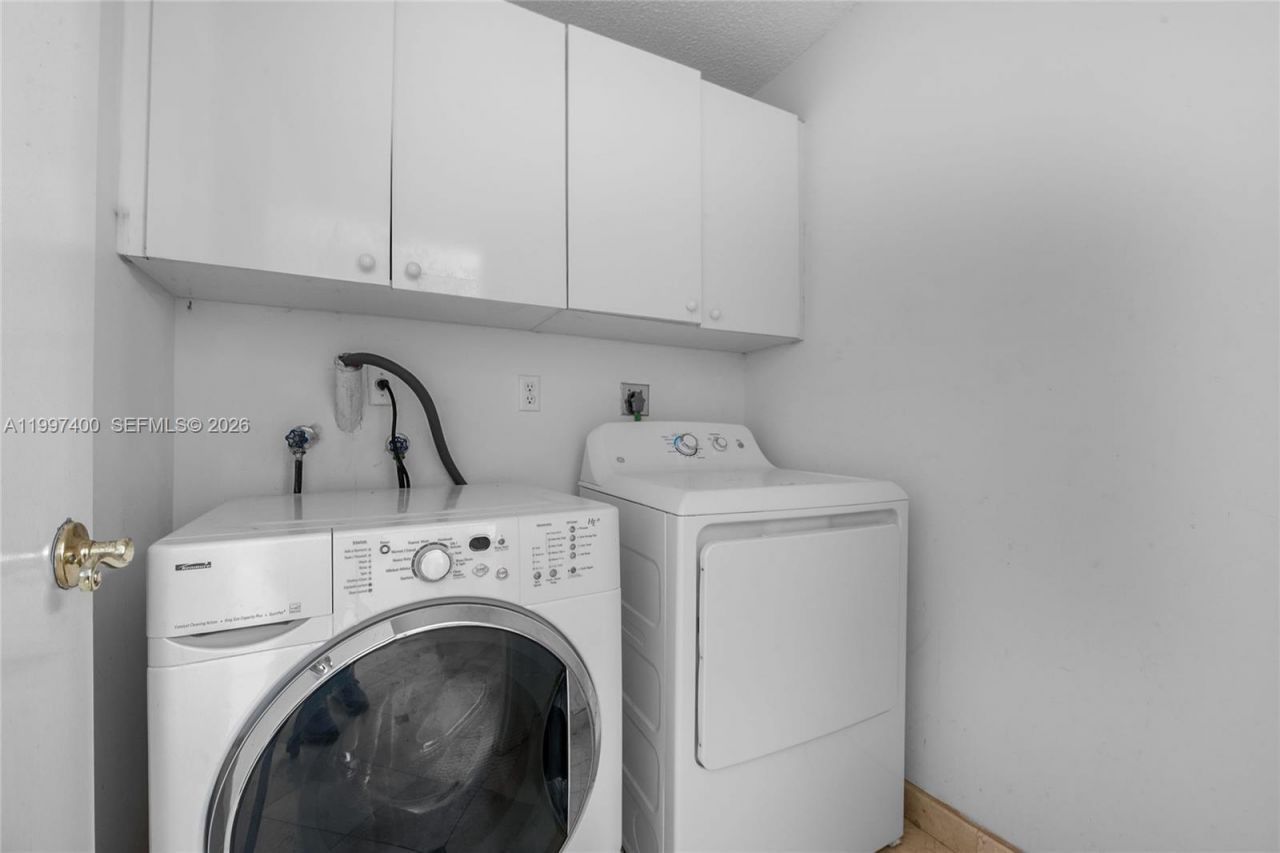 8724 NW 189th Ter, Hialeah, FL 33018 Photo