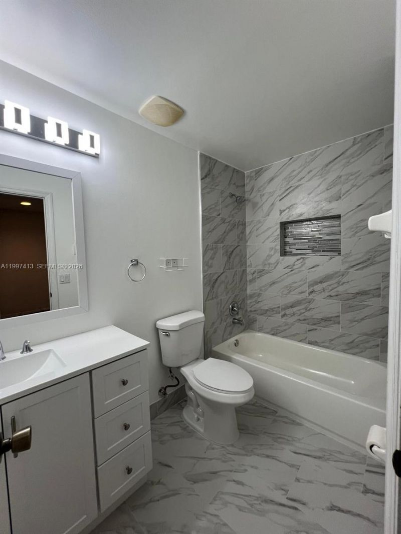 336 River Bluff Ln, Royal Palm Beach, FL 33411 Photo