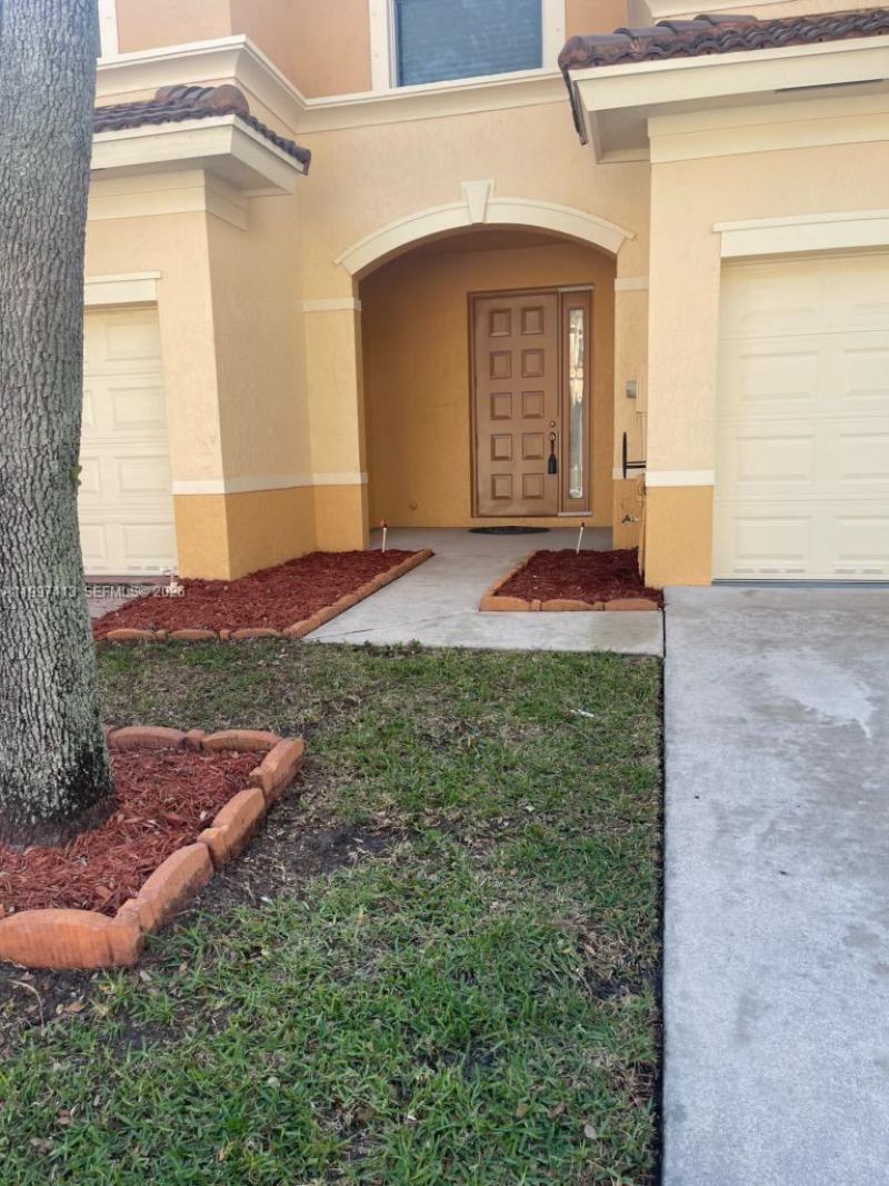 336 River Bluff Ln, Royal Palm Beach, FL 33411 Photo