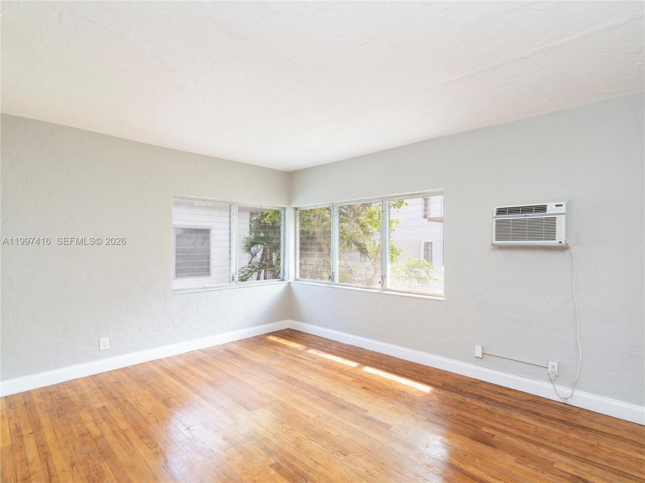 7635 Dickens Ave, Miami Beach, FL 33141 Photo