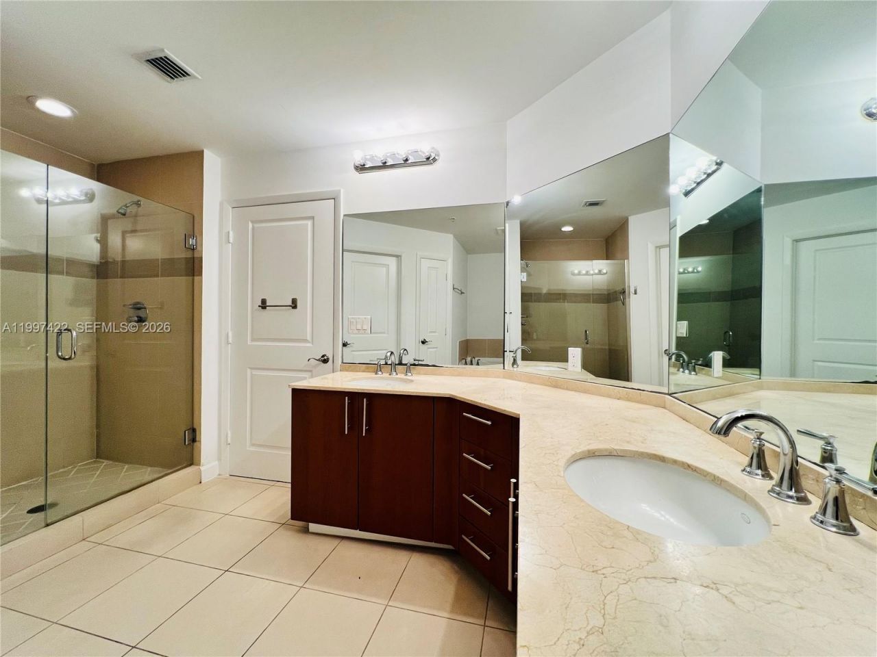 1945 S Ocean Dr, Unit 2114, Hallandale Beach, FL 33009 Photo