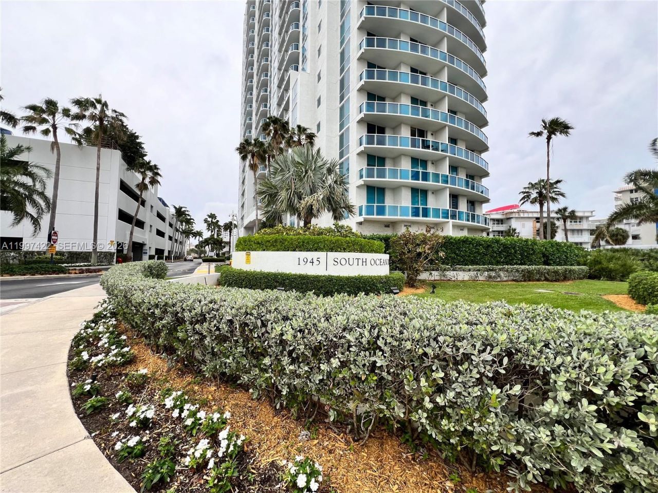 1945 S Ocean Dr, Unit 2114, Hallandale Beach, FL 33009 Photo