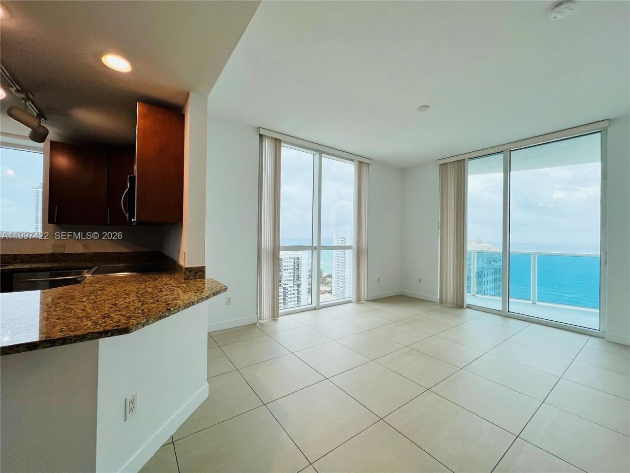 1945 S Ocean Dr, Unit 2114, Hallandale Beach, FL 33009 Photo