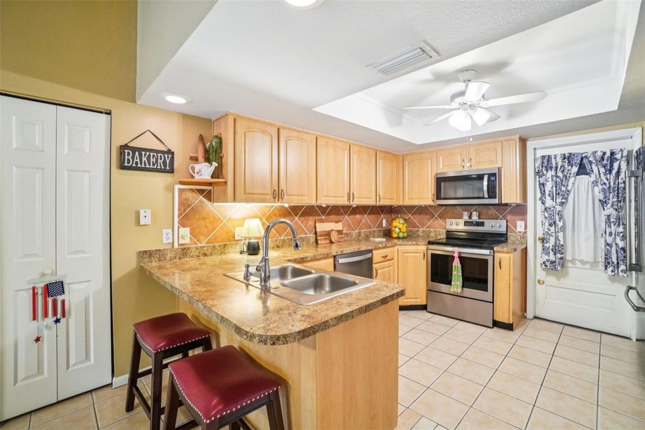 17803 Sunrise Drive, Lutz, FL 33549 Photo