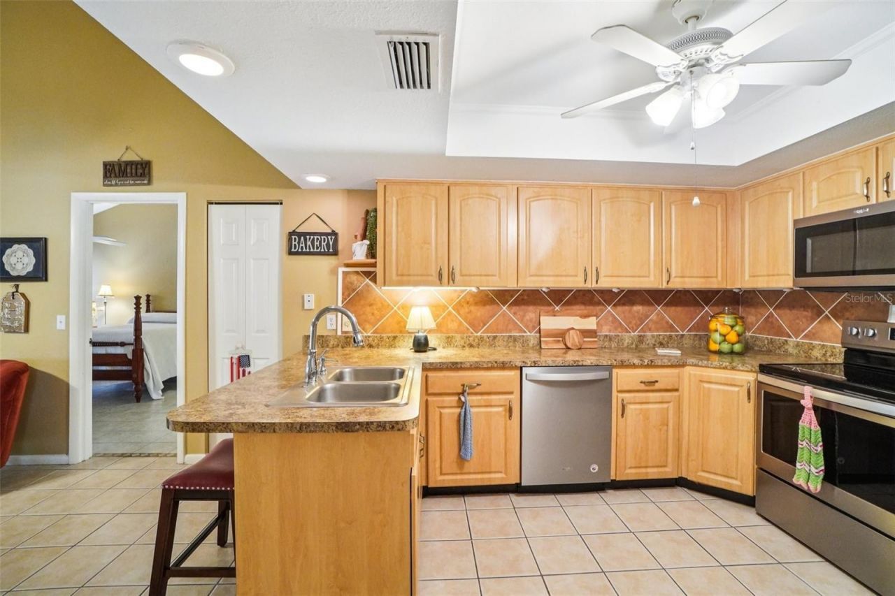 17803 Sunrise Drive, Lutz, FL 33549 Photo