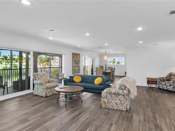 1020 Swallow AVE , Unit 302, MARCO ISLAND, FL 34145