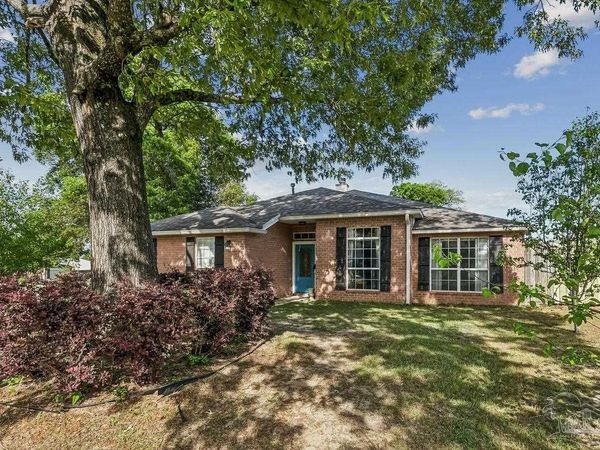 3104 Lost Creek Dr, Cantonment, FL 32533