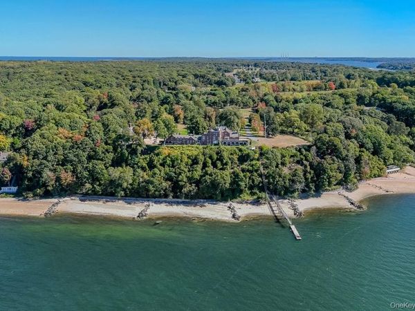 31 Fort Hill Drive , Lloyd Harbor, NY 11743