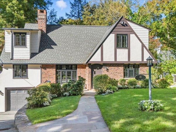 48 Vine Road, Larchmont, NY 10538